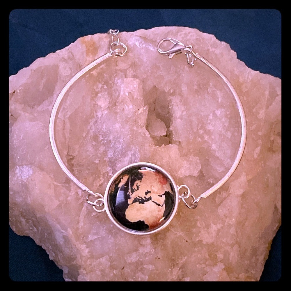 World Map Bracelet Silver Tone Bangle Charm Earth Globe Gift Jewelry -New